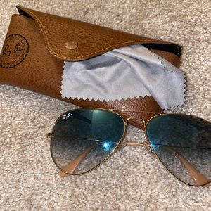 Rayban aviator glasses with case
